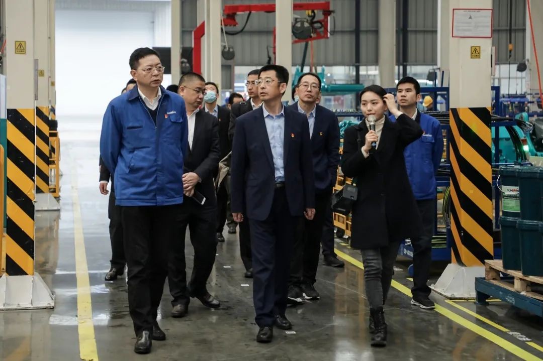 以黨建促業務，以業務強黨建——青島西海岸公用事業集團考察山河智能