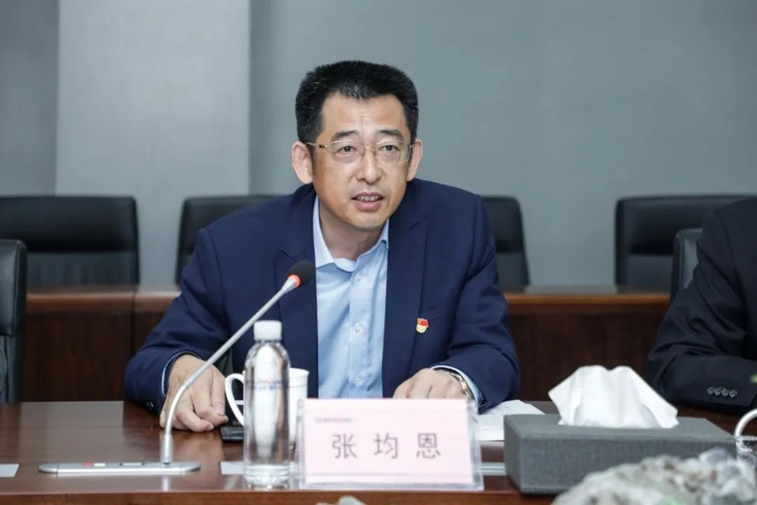以黨建促業務，以業務強黨建——青島西海岸公用事業集團考察山河智能