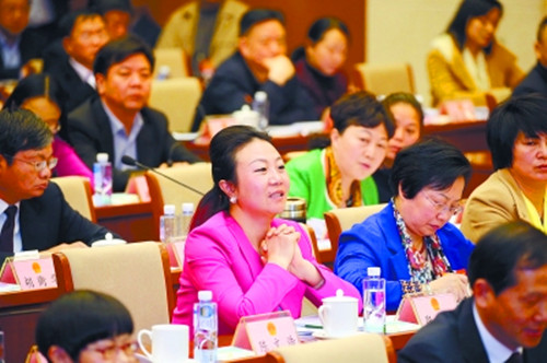 帶來六個提案，重點還是“農(nóng)民工”問題 ——來自山河智能的全國人大代表張曉慶接受本報記者專訪，為進城務