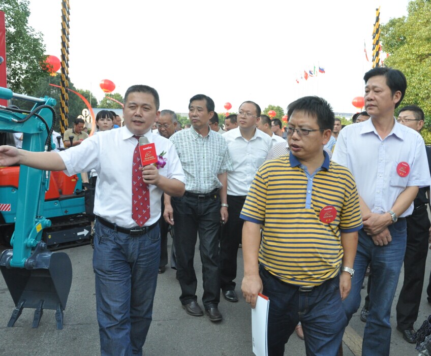 新征程 新跨越 山河智能十五周年慶典大會暨新產(chǎn)品新技術交流會隆重舉行