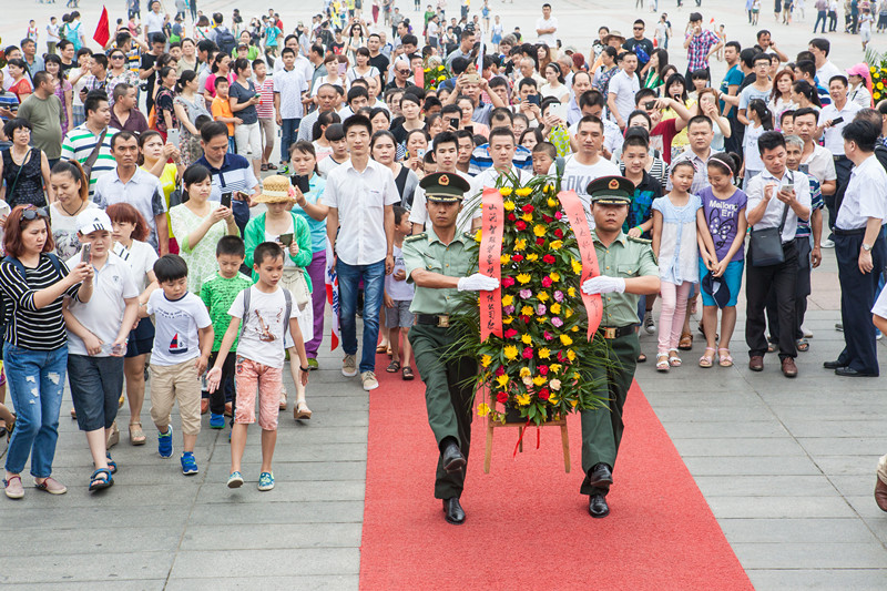 開挖機(jī)，坐游艇、飛機(jī) 山河智能開展員工家屬開放日活動(dòng)