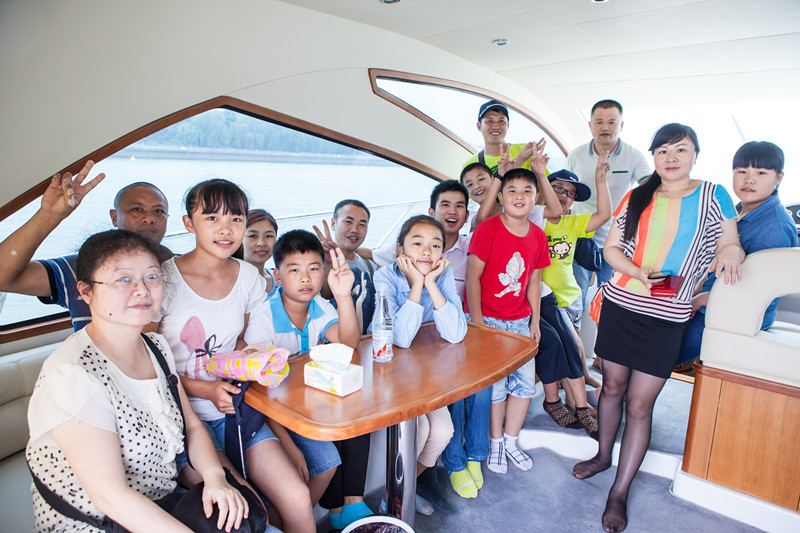 開挖機(jī)，坐游艇、飛機(jī) 山河智能開展員工家屬開放日活動(dòng)