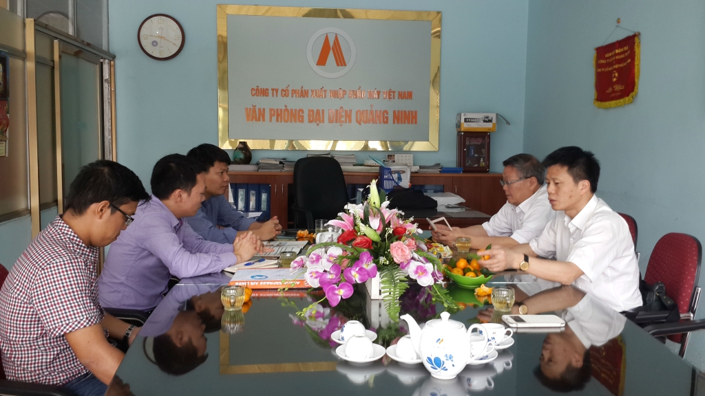 山河智能高級(jí)代表團(tuán)訪問(wèn)越南