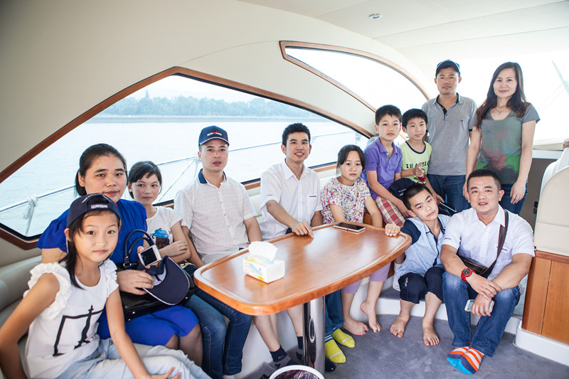 開挖機(jī)，坐游艇、飛機(jī) 山河智能開展員工家屬開放日活動(dòng)