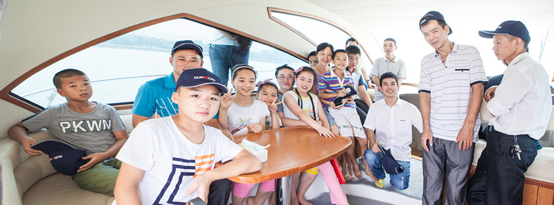 開挖機(jī)，坐游艇、飛機(jī) 山河智能開展員工家屬開放日活動(dòng)