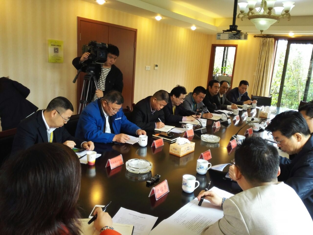 長沙市委常委、副市長張迎春一行蒞臨山河智能考察調(diào)研