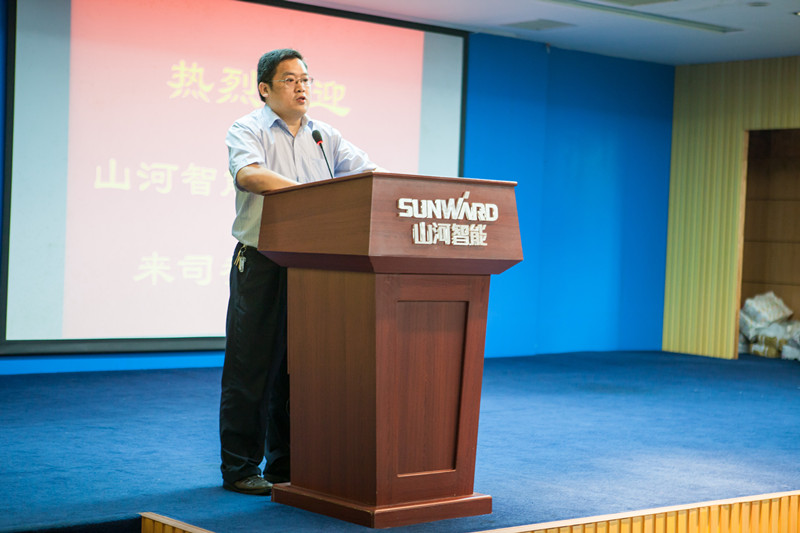 開挖機(jī)，坐游艇、飛機(jī) 山河智能開展員工家屬開放日活動(dòng)