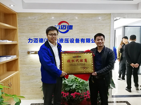 從拒絕到一次購(gòu)買(mǎi)十臺(tái)旋挖鉆機(jī)，他用八年時(shí)間認(rèn)識(shí)山河智能