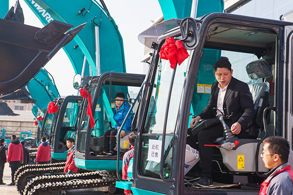 十年相隨，成就彼此，來聽聽山河智能挖掘機客戶的真實聲音