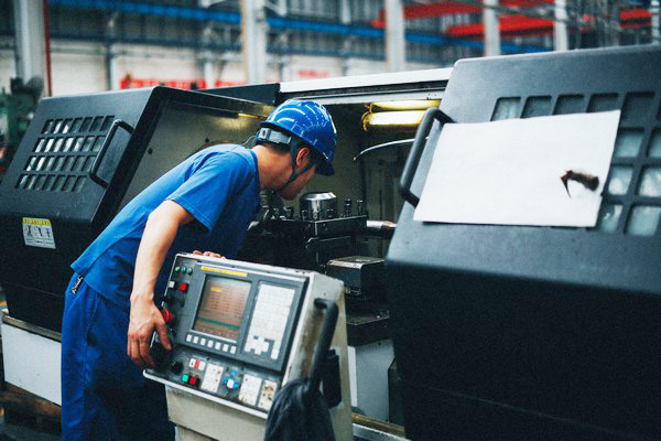 曾夢想當(dāng)廚師，卻成數(shù)控車工大師