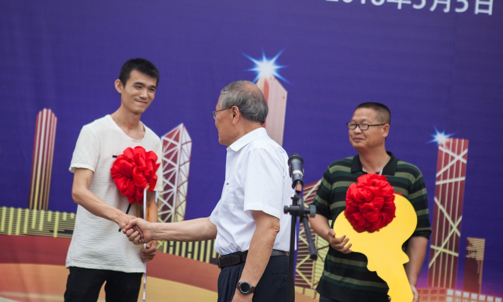 民族挖掘機品牌先導(dǎo)者，山河智能“城鎮(zhèn)建設(shè)利器”SWE80E9榮耀上市