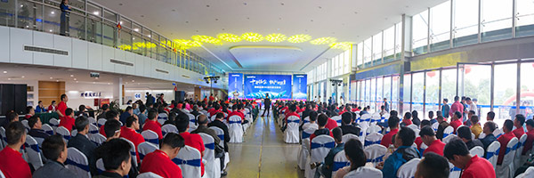 紅四月，山河智能挖掘機促銷會節(jié)節(jié)攀升