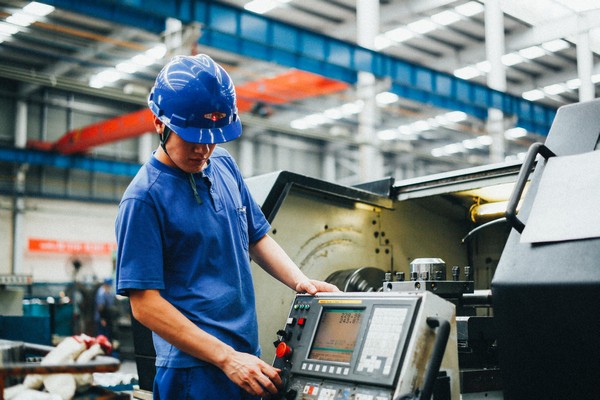 曾夢想當(dāng)廚師，卻成數(shù)控車工大師