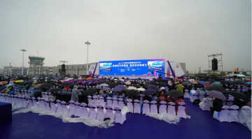 山河四機(jī)飛行編隊(duì)驚艷堯城(太原)國(guó)際通用航空飛行大會(huì)