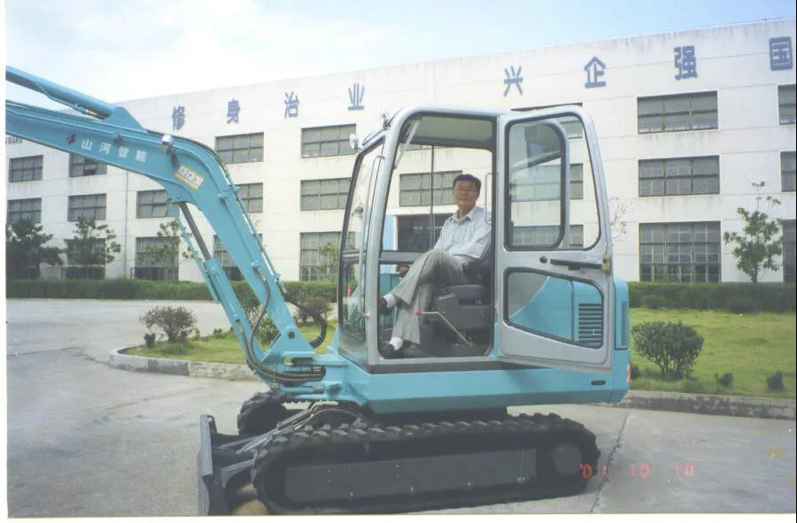 以先導(dǎo)式創(chuàng)新實(shí)現(xiàn)挖掘機(jī)從無到有，從小到大，從大到強(qiáng)！