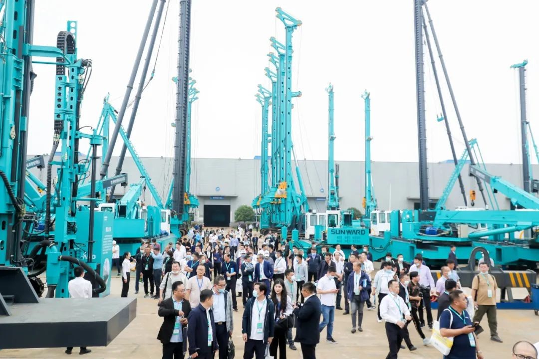 “爆品”出擊！山河智能客戶交流會(huì)簽約超8億元