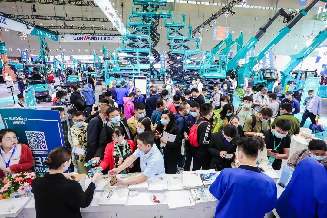 “機(jī)甲盛宴”長沙展圓滿收官！山河智能展區(qū)亮點(diǎn)精彩回顧