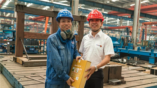 萬力集團(tuán)“送清涼”活動，慰問一線員工