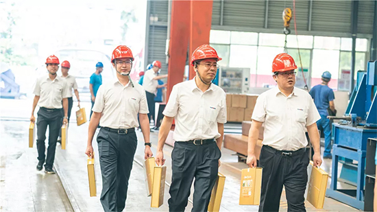 萬力集團(tuán)“送清涼”活動，慰問一線員工