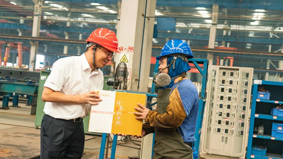 萬力集團(tuán)“送清涼”活動，慰問一線員工