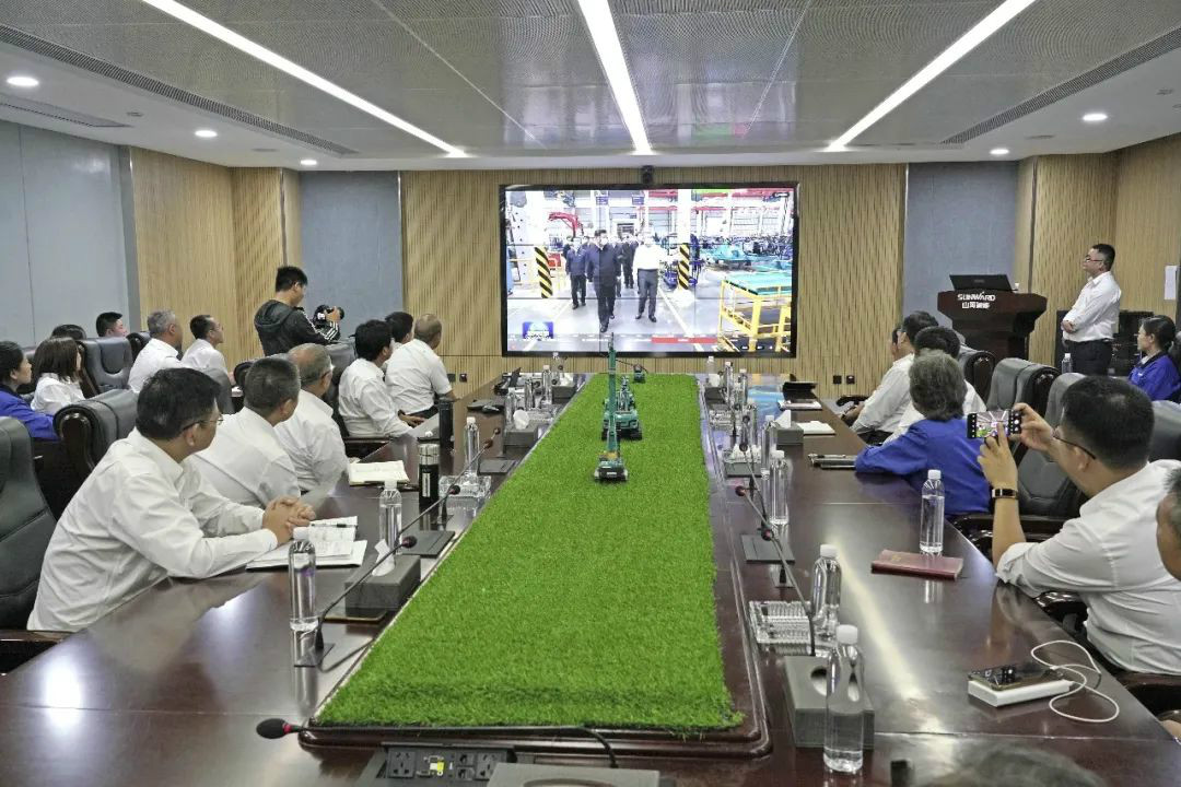 總書(shū)記“點(diǎn)贊”山河創(chuàng)新，山河智能集中收看《新聞聯(lián)播》