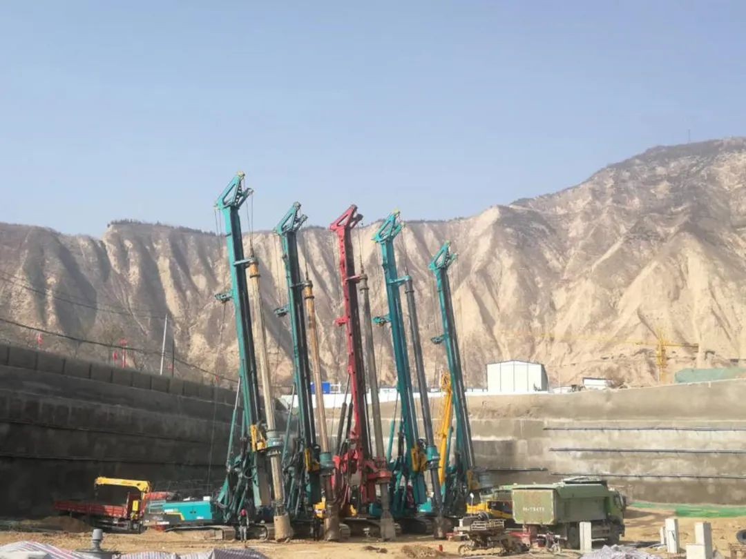 金戈鐵馬工程路 風雨無阻選山河