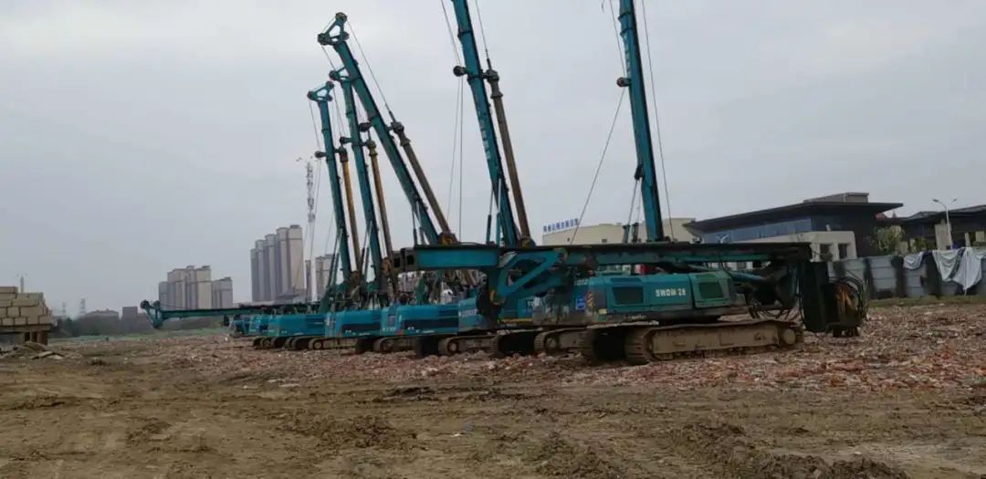 颯！他以11臺旋挖鉆占領(lǐng)荊州房建市場