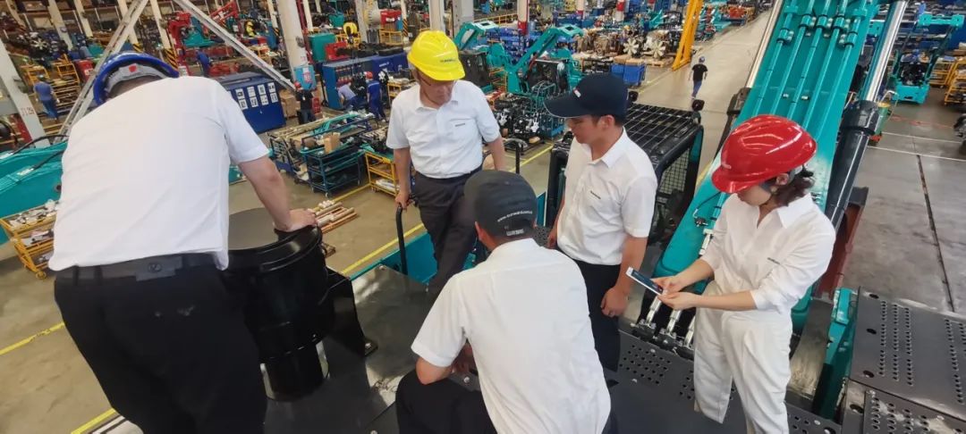 夠炫！夠酷！山河智能超大型挖掘機SWE750F下線