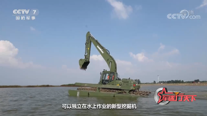 水陸兩用挖掘機(jī)亮相央視！山河智能應(yīng)急救援“猛將”出戰(zhàn)