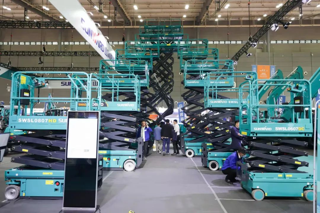 “山河綠”牽手“華為中國紅”！山河智能高機設備集群助力華為團泊洼項目