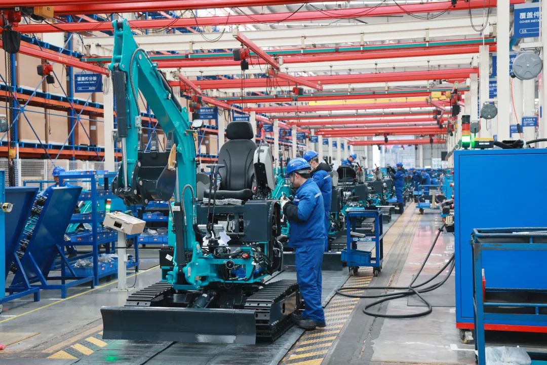 向著沖刺目標(biāo)全力以赴！山河智能正式開工