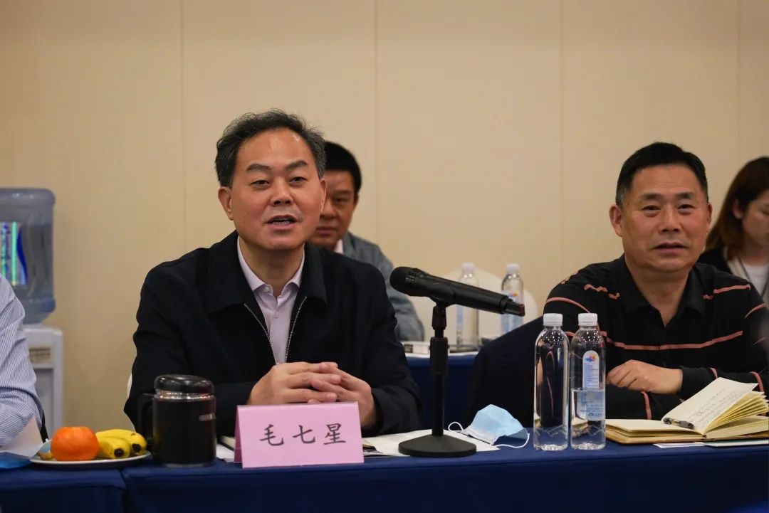 抱團(tuán)出海，攜手共贏！何清華帶隊(duì)赴湖南異地商會(huì)聯(lián)合會(huì)拜訪交流