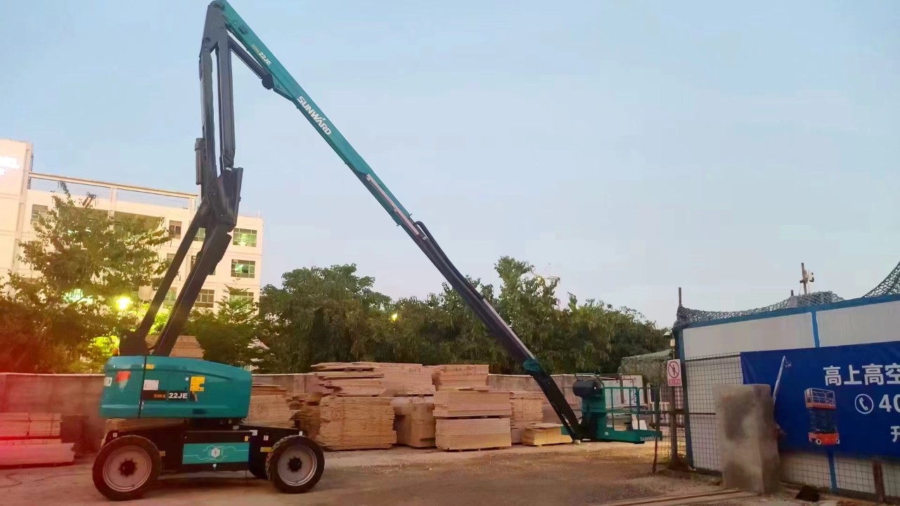 正式“上崗”！山河智能首臺電動曲臂式高空作業平臺入駐華南市場