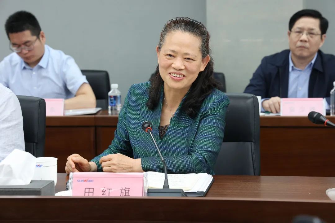 深化產學研合作！中南大學校長、中國工程院院士田紅旗率團拜訪山河智能