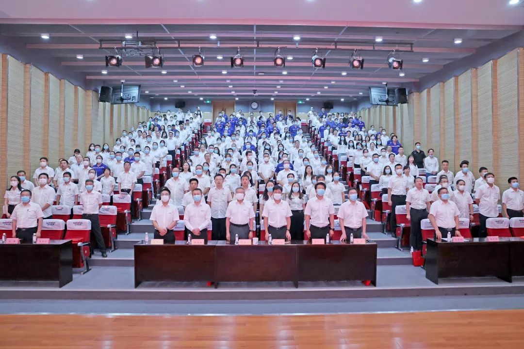 為建功建企建家一體化貢獻更大力量！山河智能第五屆五次“雙代會”成功召開