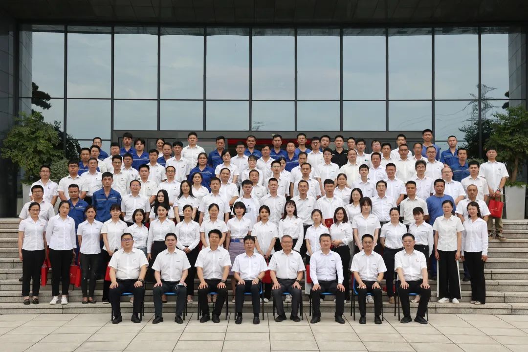 為建功建企建家一體化貢獻更大力量！山河智能第五屆五次“雙代會”成功召開