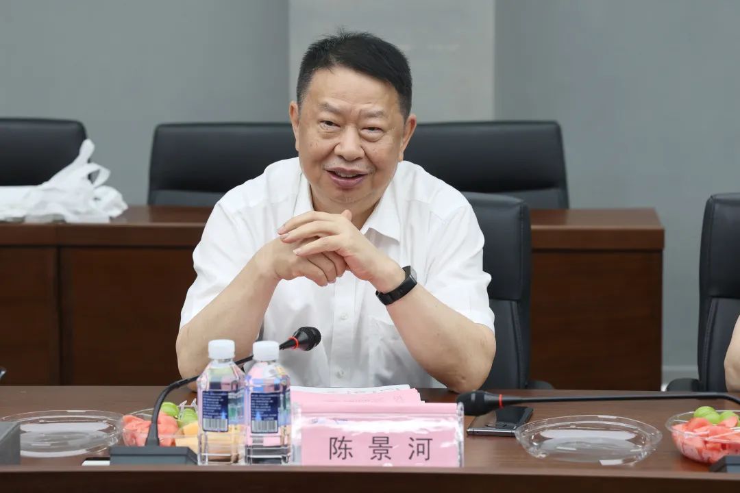 紫金礦業(yè)集團(tuán)黨委書記、董事長(zhǎng)陳景河蒞臨山河智能考察交流