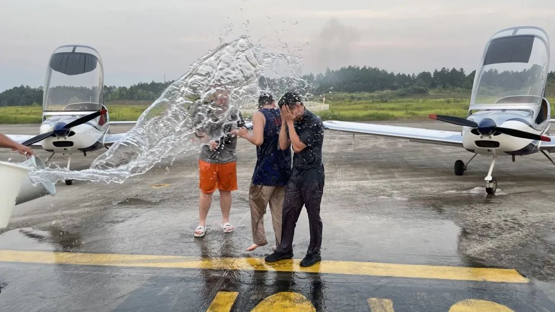 沖上云霄！湖南山河通航學(xué)員成功單飛
