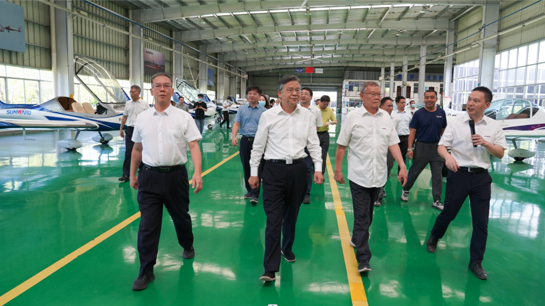 湖南省委常委、常務(wù)副省長(zhǎng)李殿勛一行考察調(diào)研山河科技