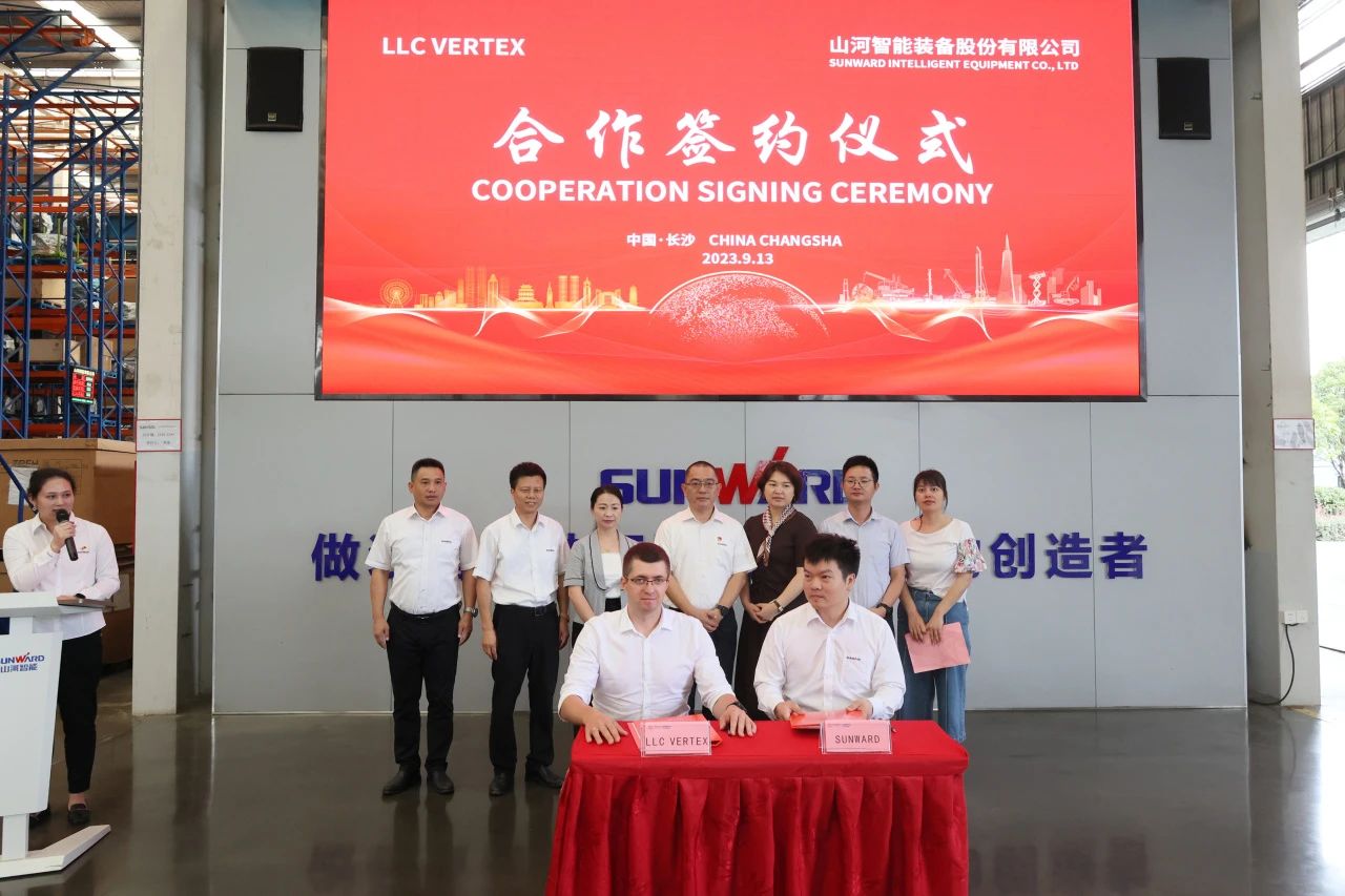 持續進軍國際市場！山河智能近百臺設備集中發貨