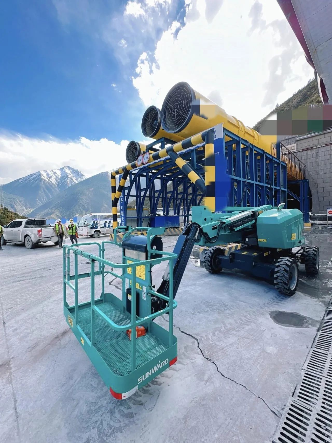 不懼高海拔挑戰！山河智能高空機械實力助建川藏鐵路
