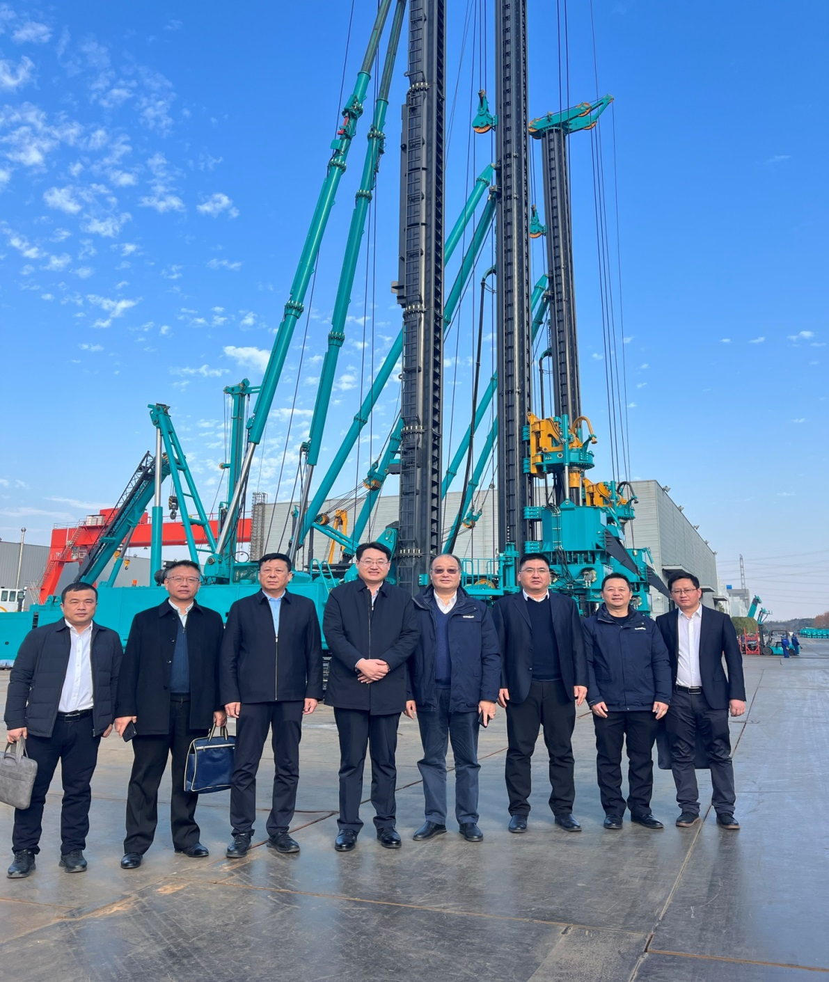 強(qiáng)強(qiáng)聯(lián)合，共謀發(fā)展！山河智能與中鐵六局路橋公司簽訂戰(zhàn)略合作協(xié)議