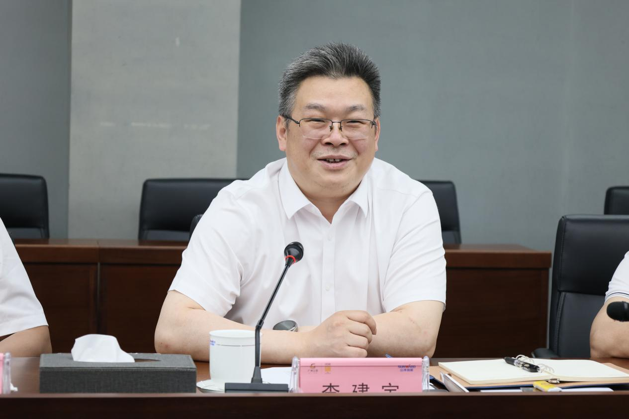湖南鋼鐵集團黨委書記、董事長李建宇到山河智能調研交流