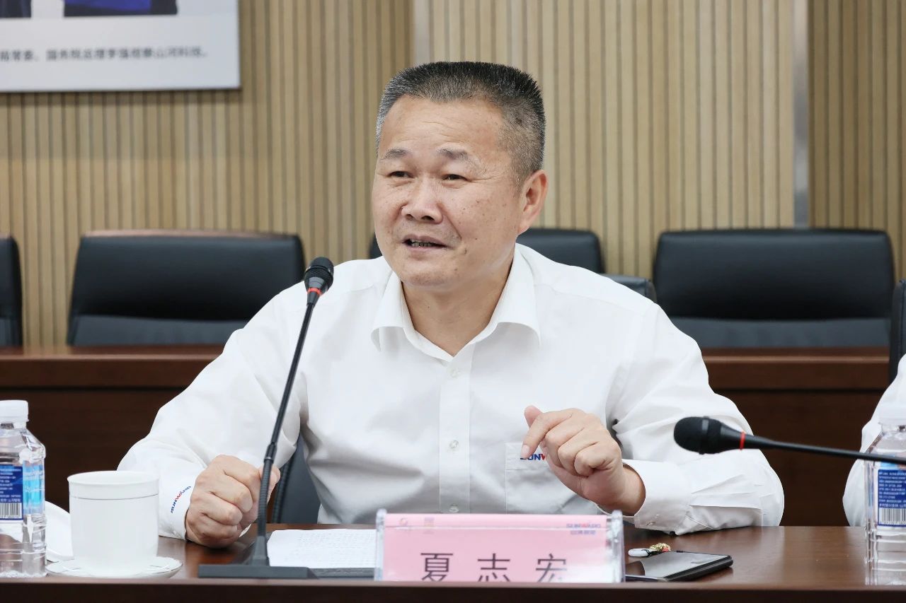 天能控股集團黨委書記、董事長張天任率隊到訪山河智能