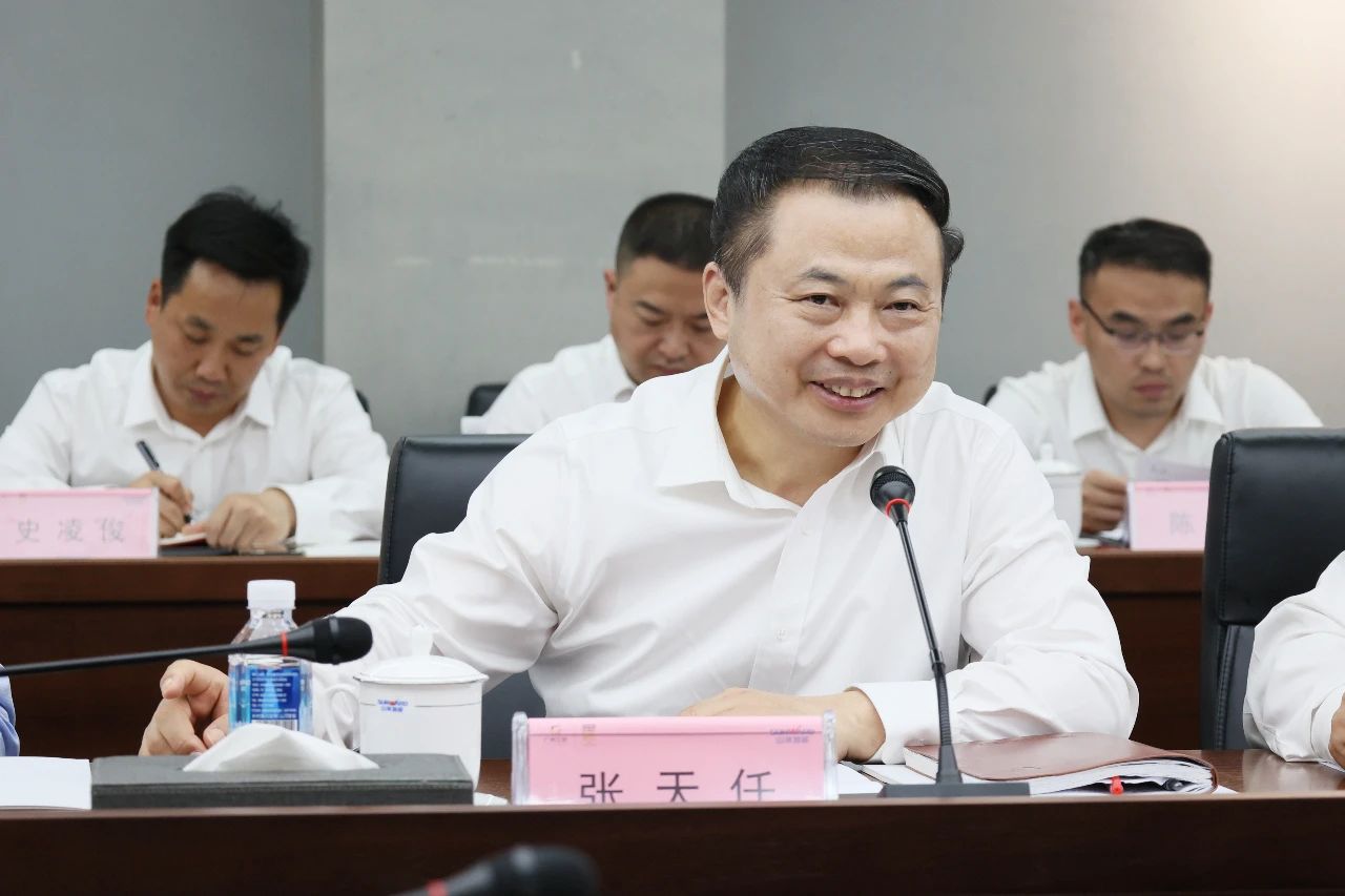 天能控股集團黨委書記、董事長張天任率隊到訪山河智能
