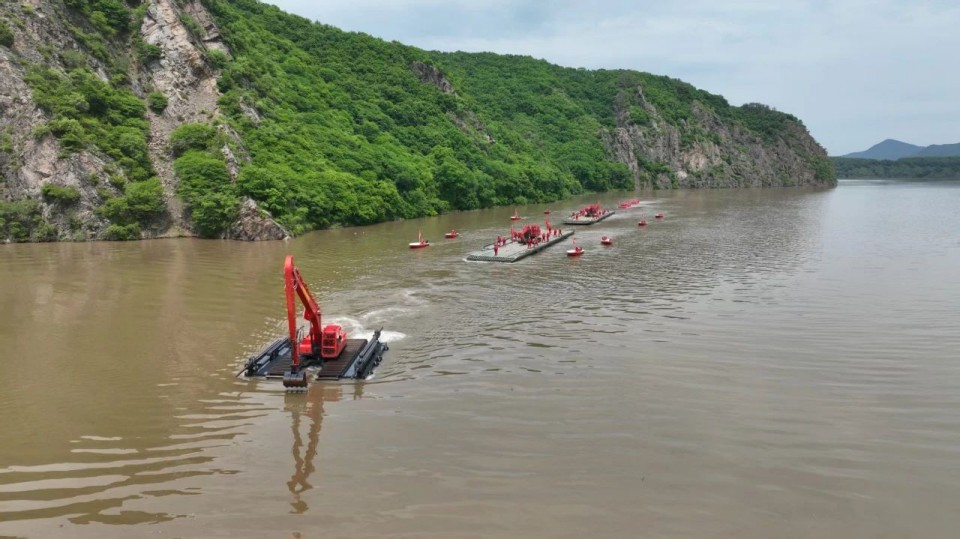 硬核破解“最后一公里”難題，山河智能應(yīng)急救援設(shè)備助力“應(yīng)急使命·2025”演習！