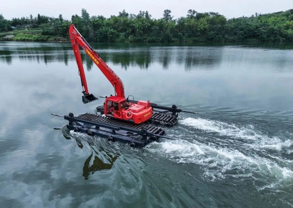 硬核破解“最后一公里”難題，山河智能應(yīng)急救援設(shè)備助力“應(yīng)急使命·2025”演習！