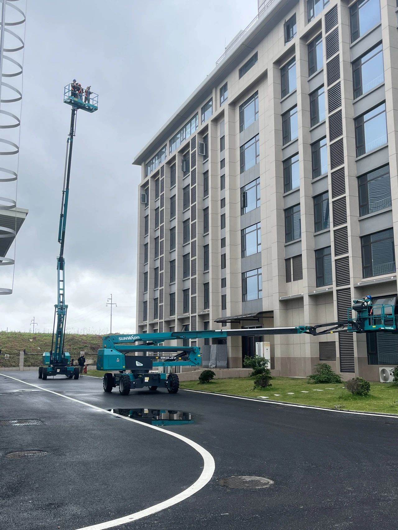 山河智能高空機(jī)械亮相《開始推理吧3》，與明星共赴