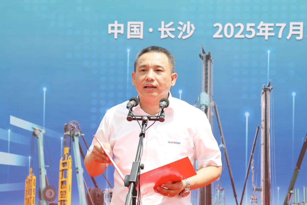 “破紀(jì)錄王者”再出征！山河智能SWDM800旋挖鉆機(jī)成功交機(jī)