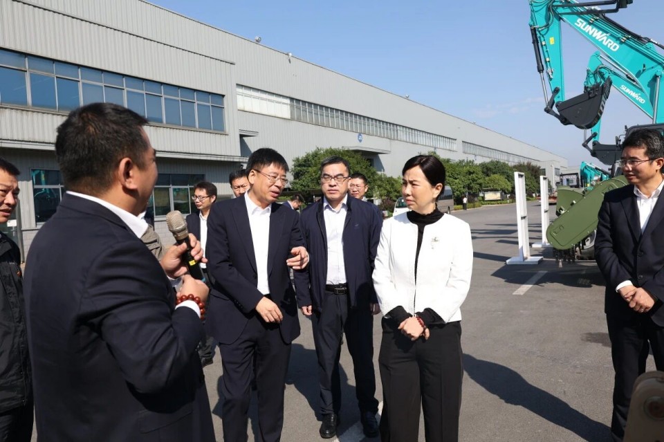 聚焦應急裝備研發(fā)生產(chǎn)，共探實戰(zhàn)適配新路徑——廣州市應急管理局黨委書記、局長葉芳調(diào)研山河智能